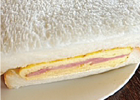 だし巻きタマゴベーコンサンド